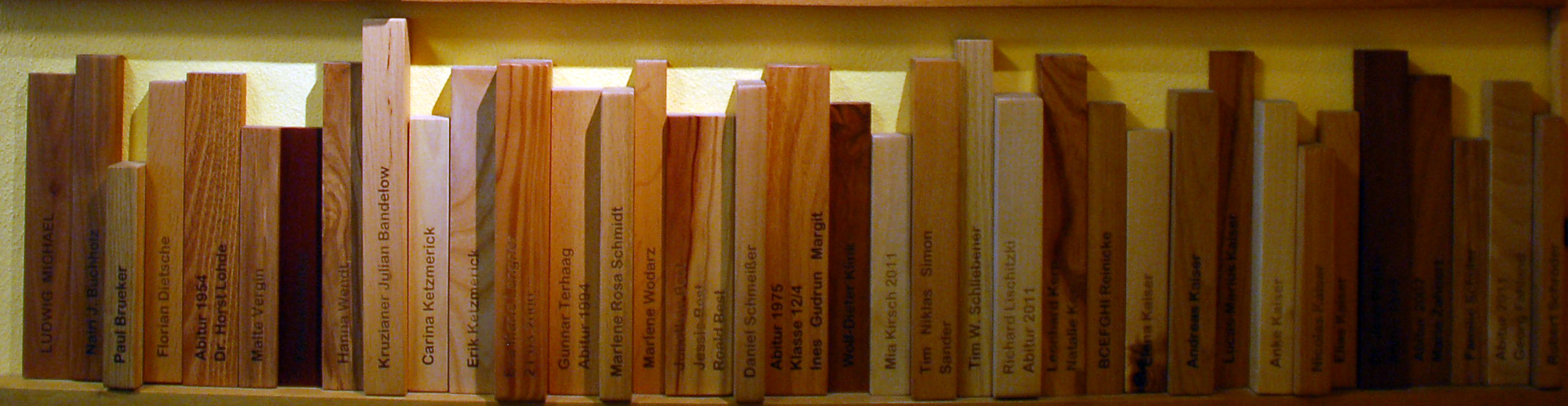 tl_files/kreuzgymnasium/files/Buchrücken.jpg