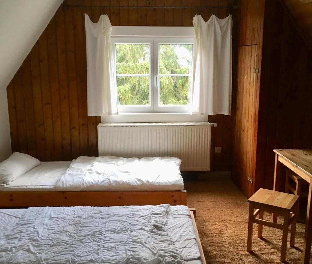 tl_files/kreuzgymnasium/files/Mayenhof/Mayenhof_Zimmer3.jpg